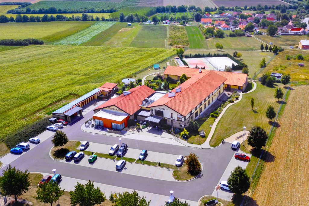 ZAVŘENO